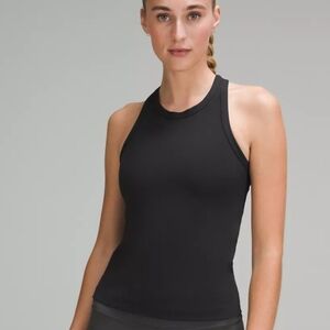 LULU Align waist length tank (Size 6)